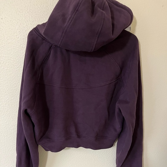 Alphalete purple cropped hoodie - Picture 2 of 3